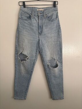 Levi’s High Waisted Mom Jeans Women’s 27 Light Wash Distressed